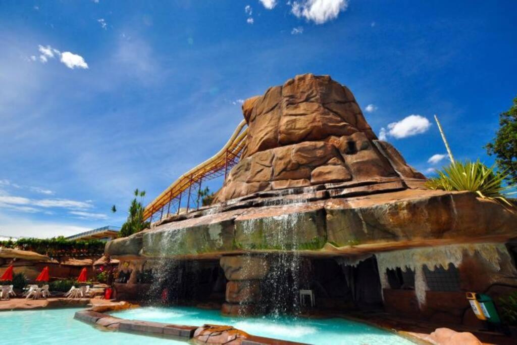Piazza Diroma Acqua Park, Requinte E Diversao กัลดัสโนวัส ภายนอก รูปภาพ