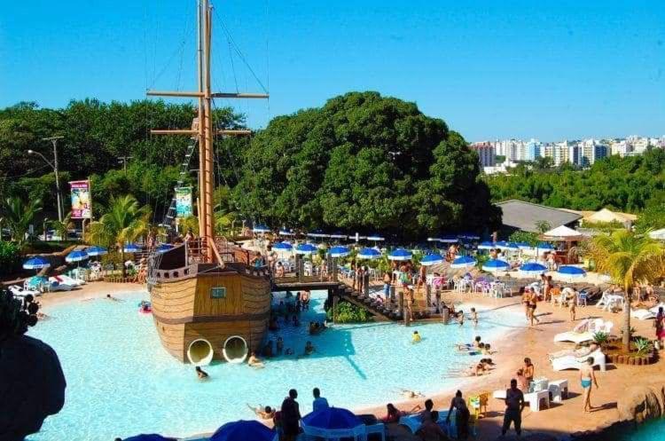 Piazza Diroma Acqua Park, Requinte E Diversao กัลดัสโนวัส ภายนอก รูปภาพ
